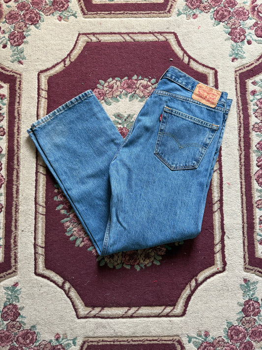 34” Levi’s 505