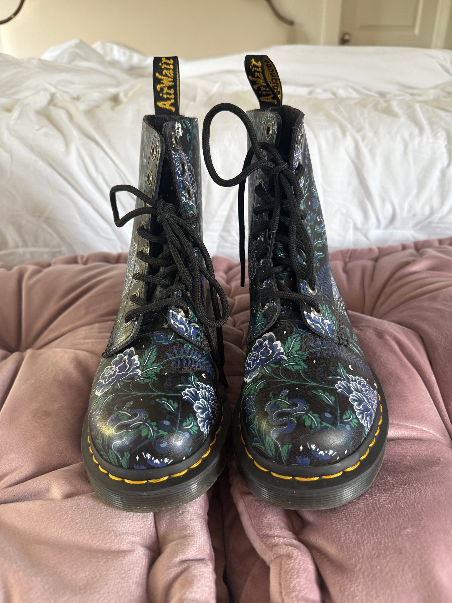 Mystic Floral Pascal