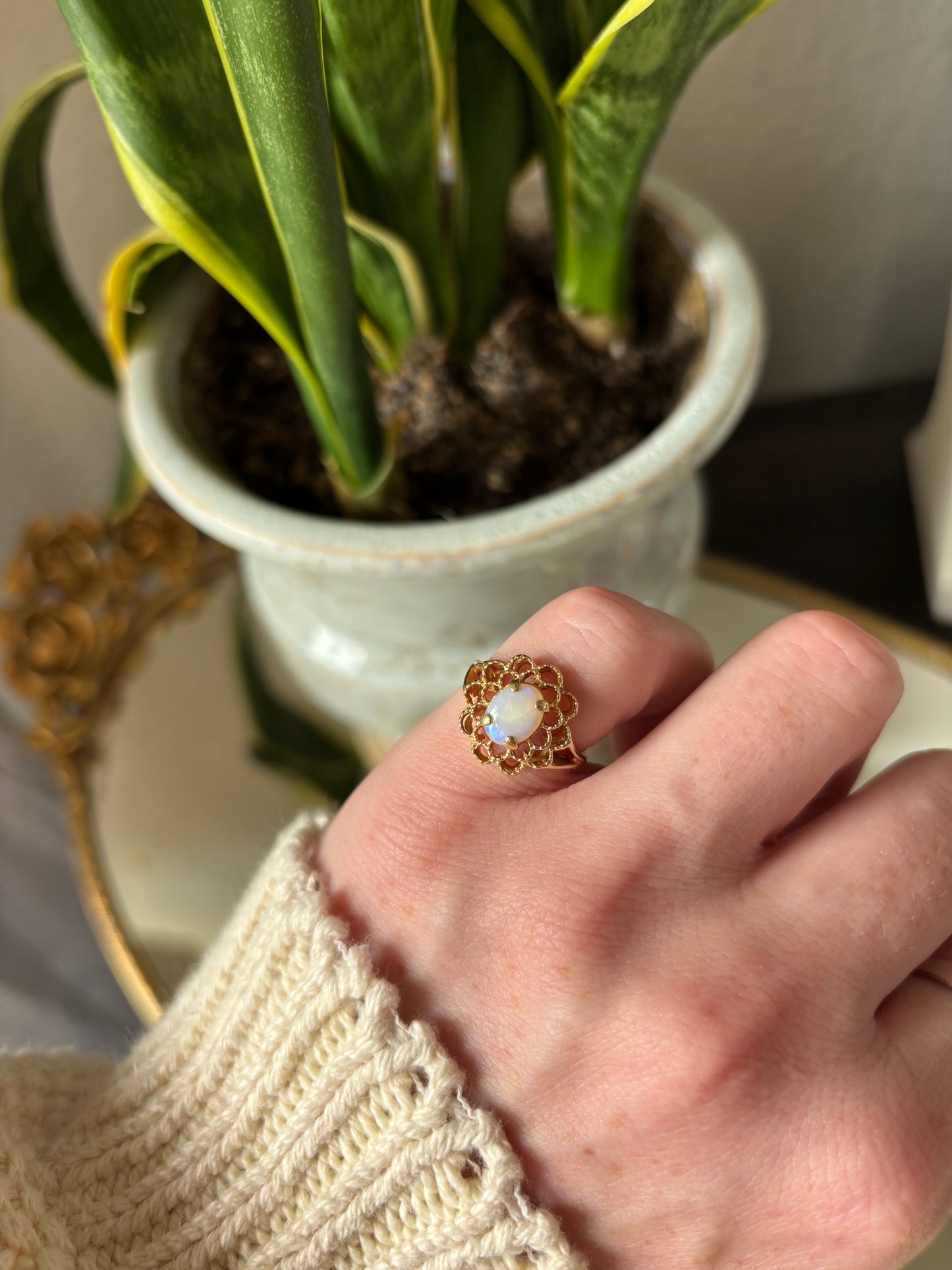 14k Yellow Gold Opal Cabochon Filigree Ring