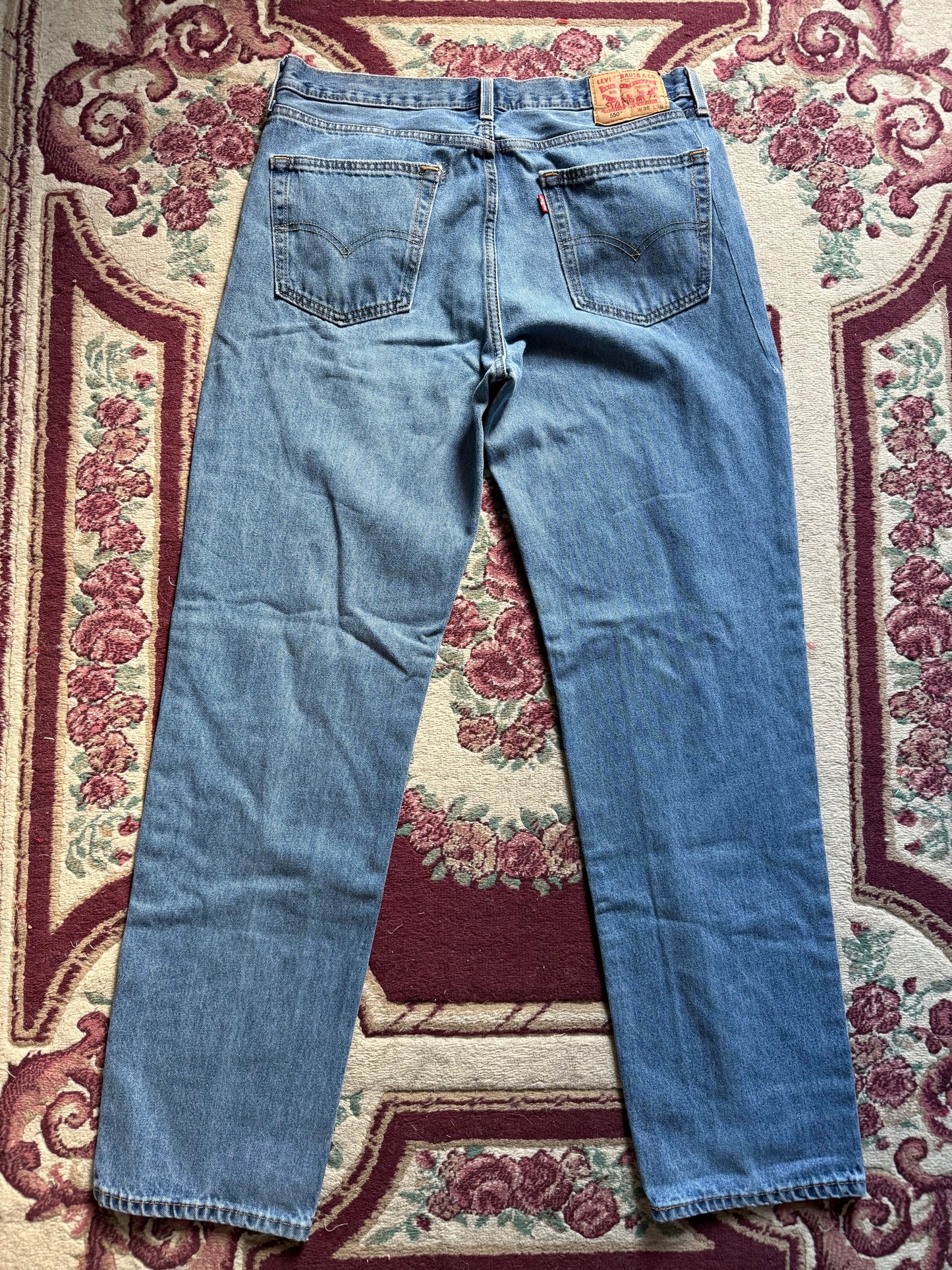 34” Levi’s 550