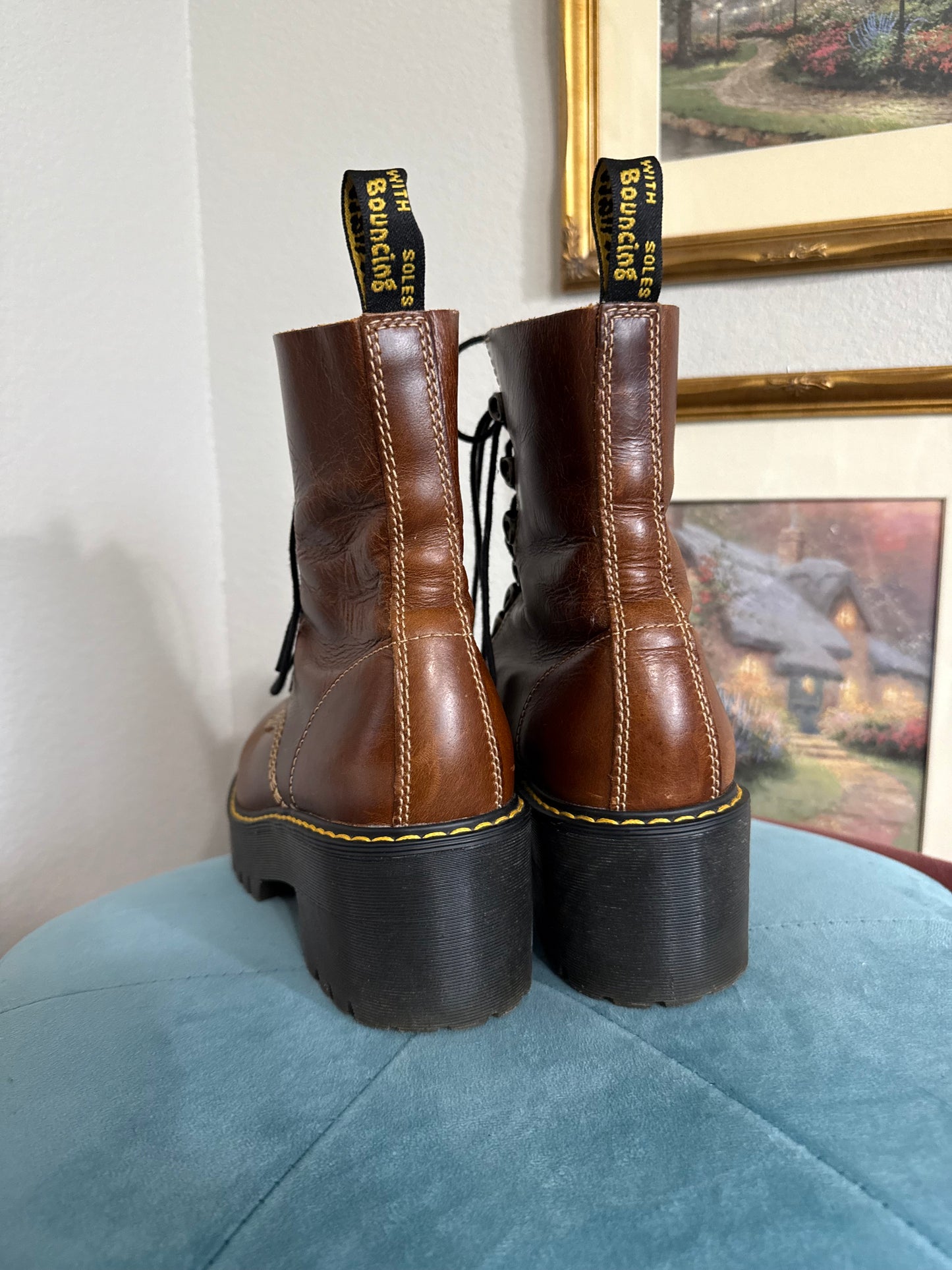 Dr. Martens Butterscotch Leona