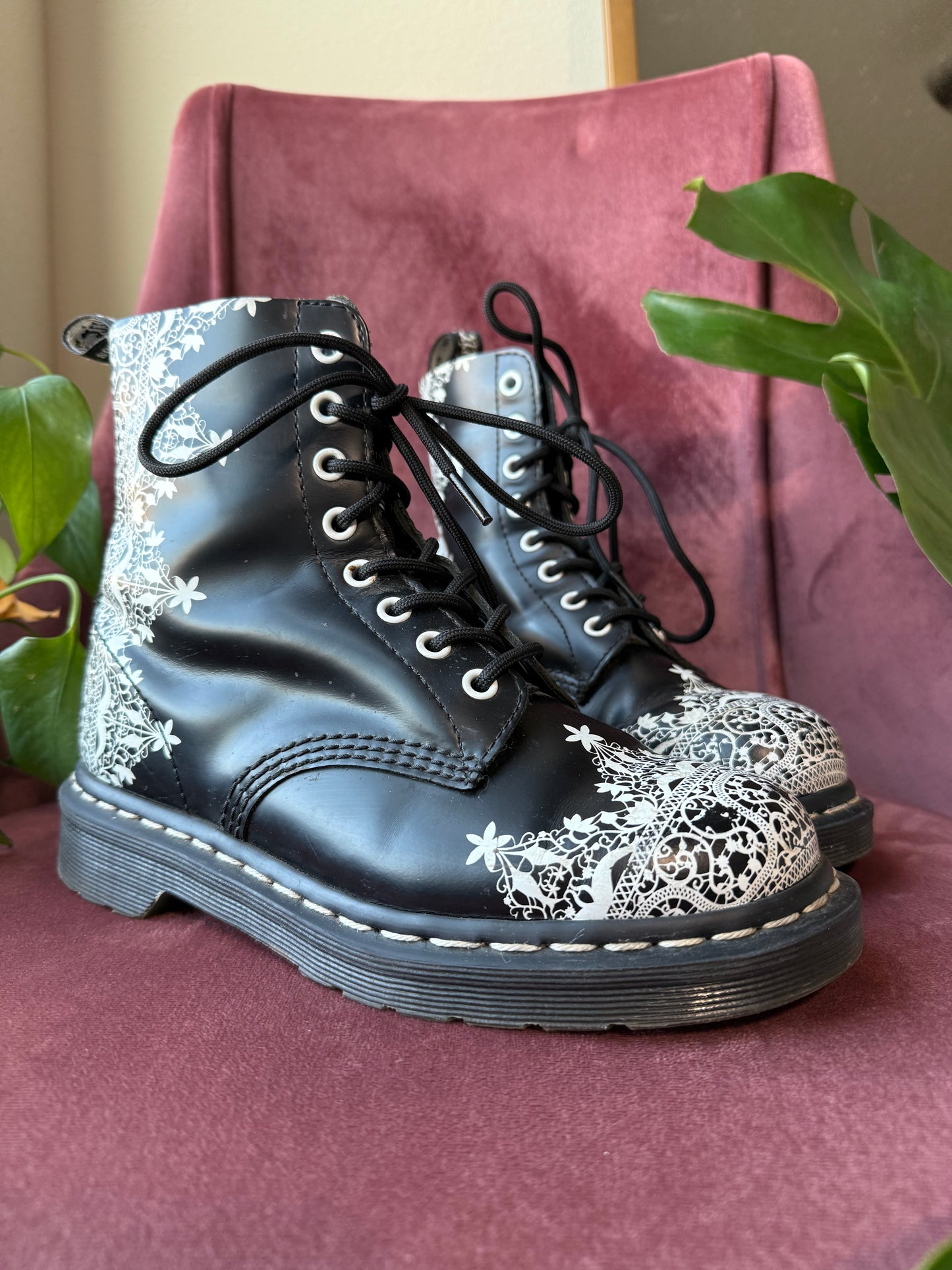 Lace Pascal