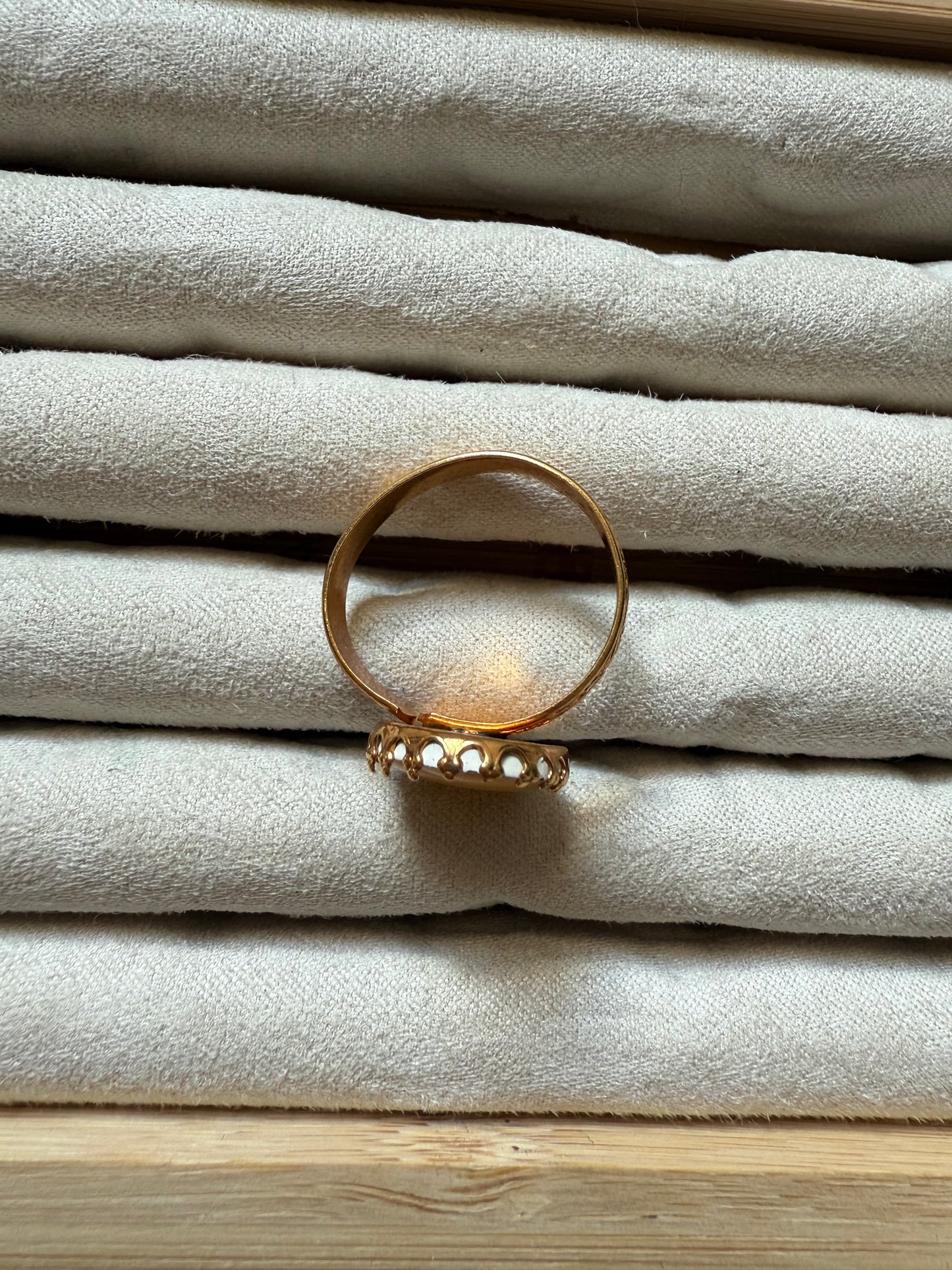 Adjustable Yellow Stone (7.5-10)