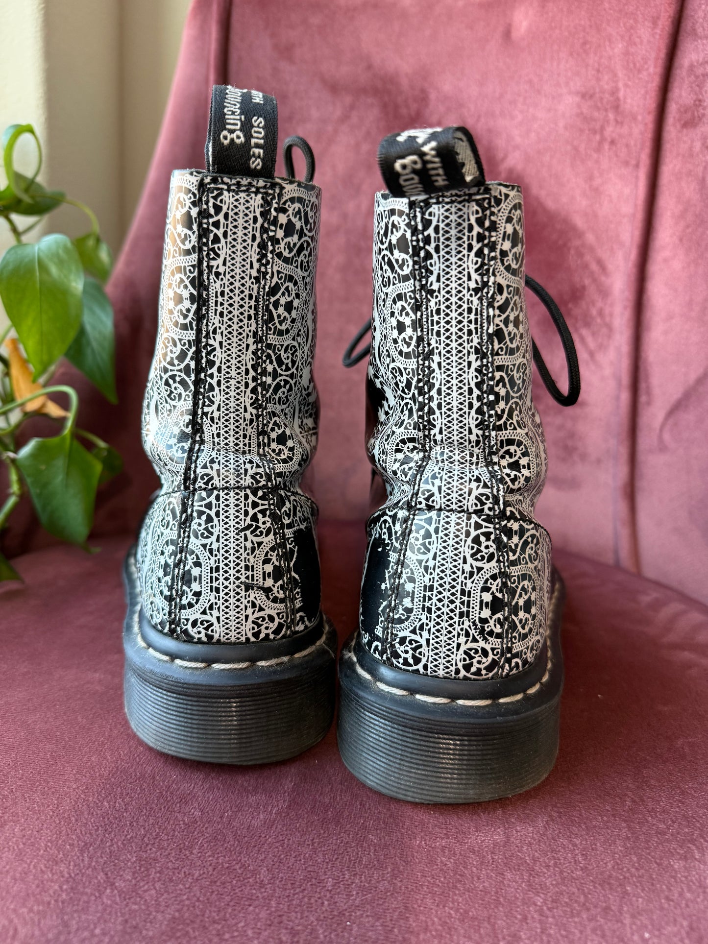 Lace Pascal