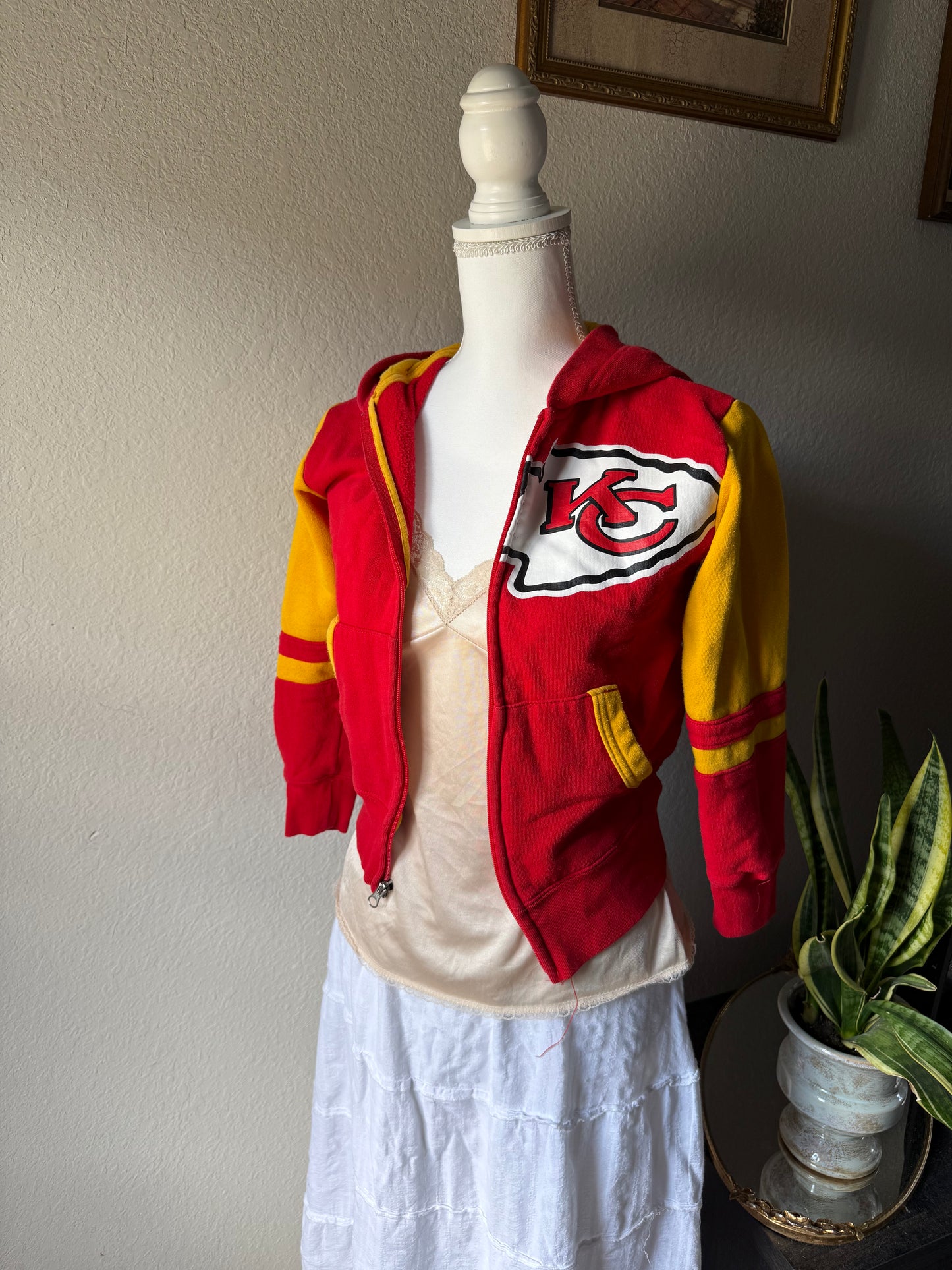 XS - Chiefs Zipup (Youth Large)