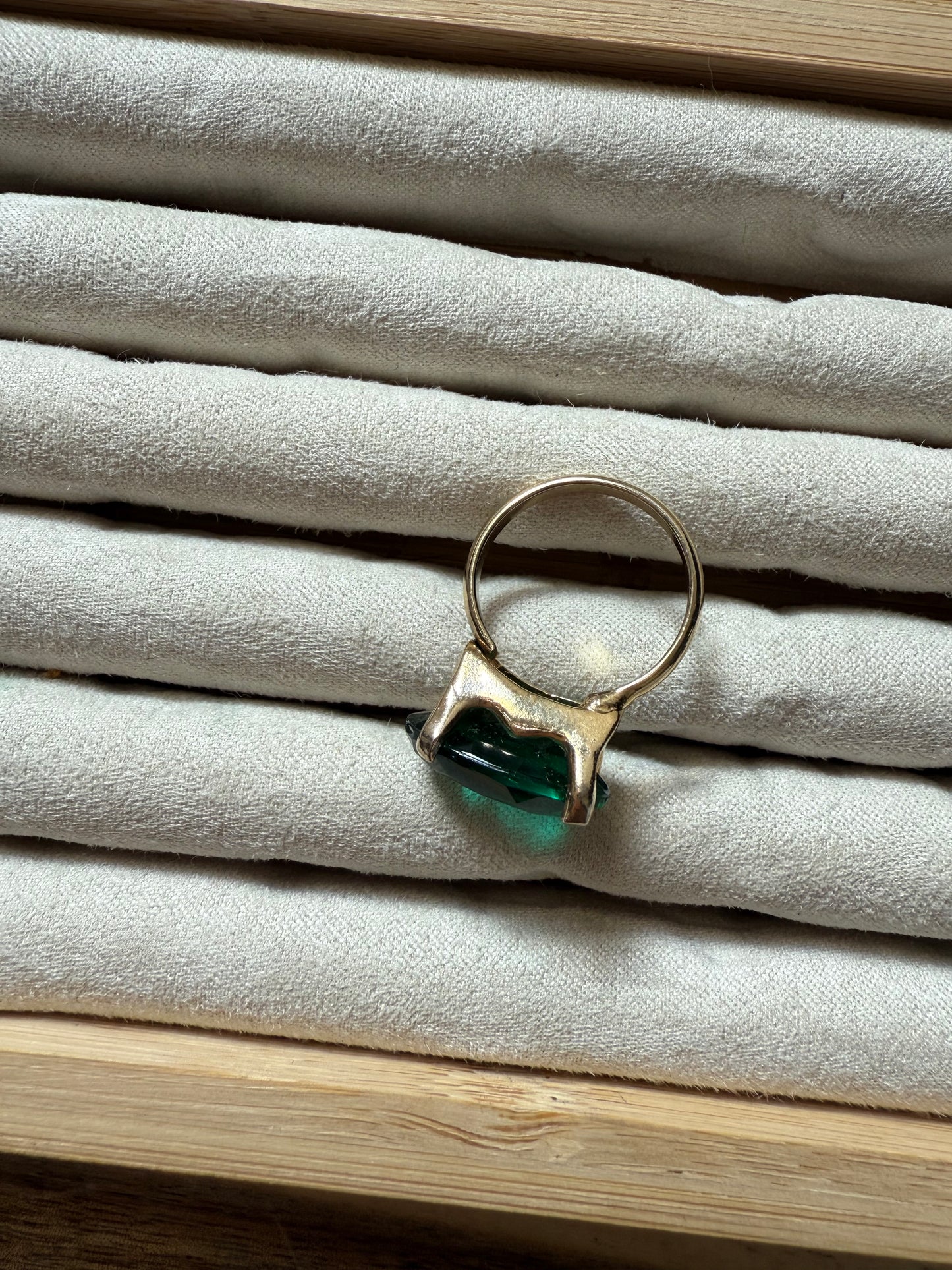 Adjustable Green Stone (5.5-9)