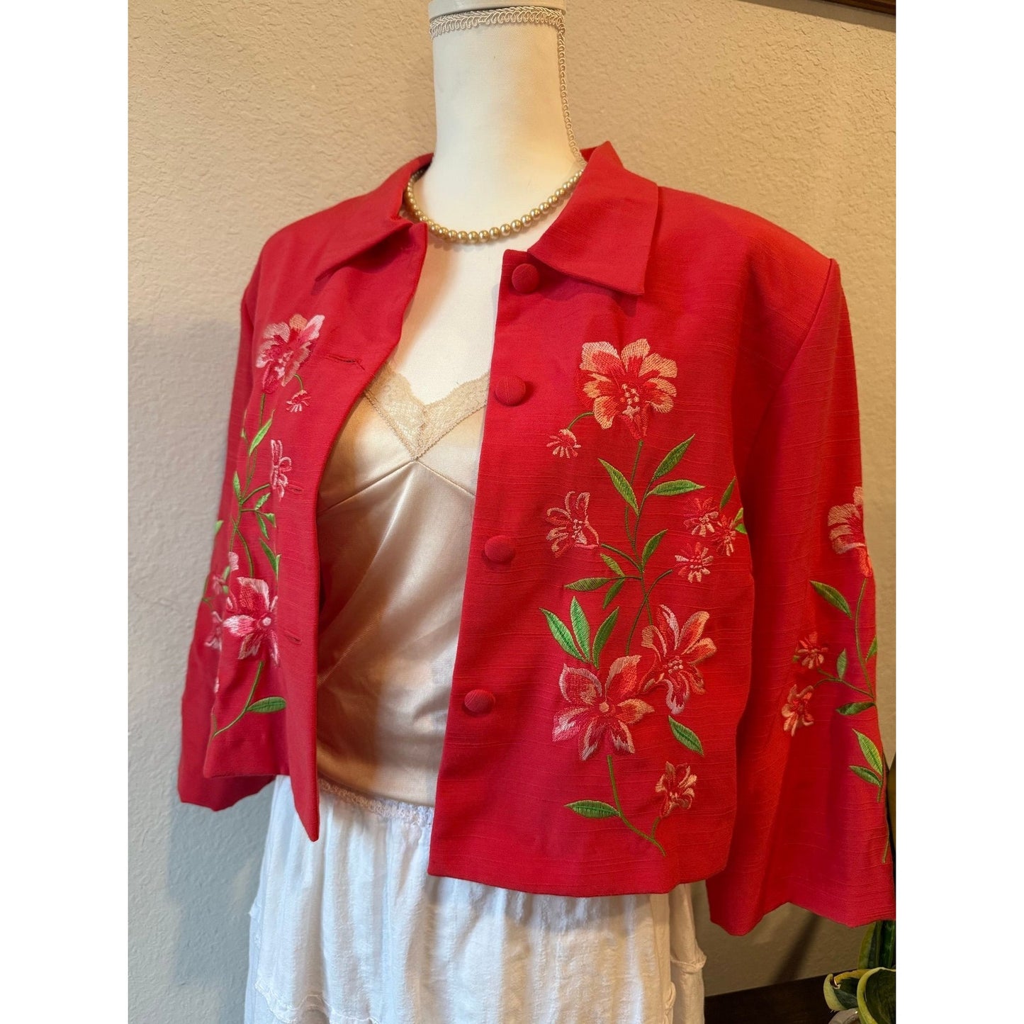 Floral Embroidered Blazer