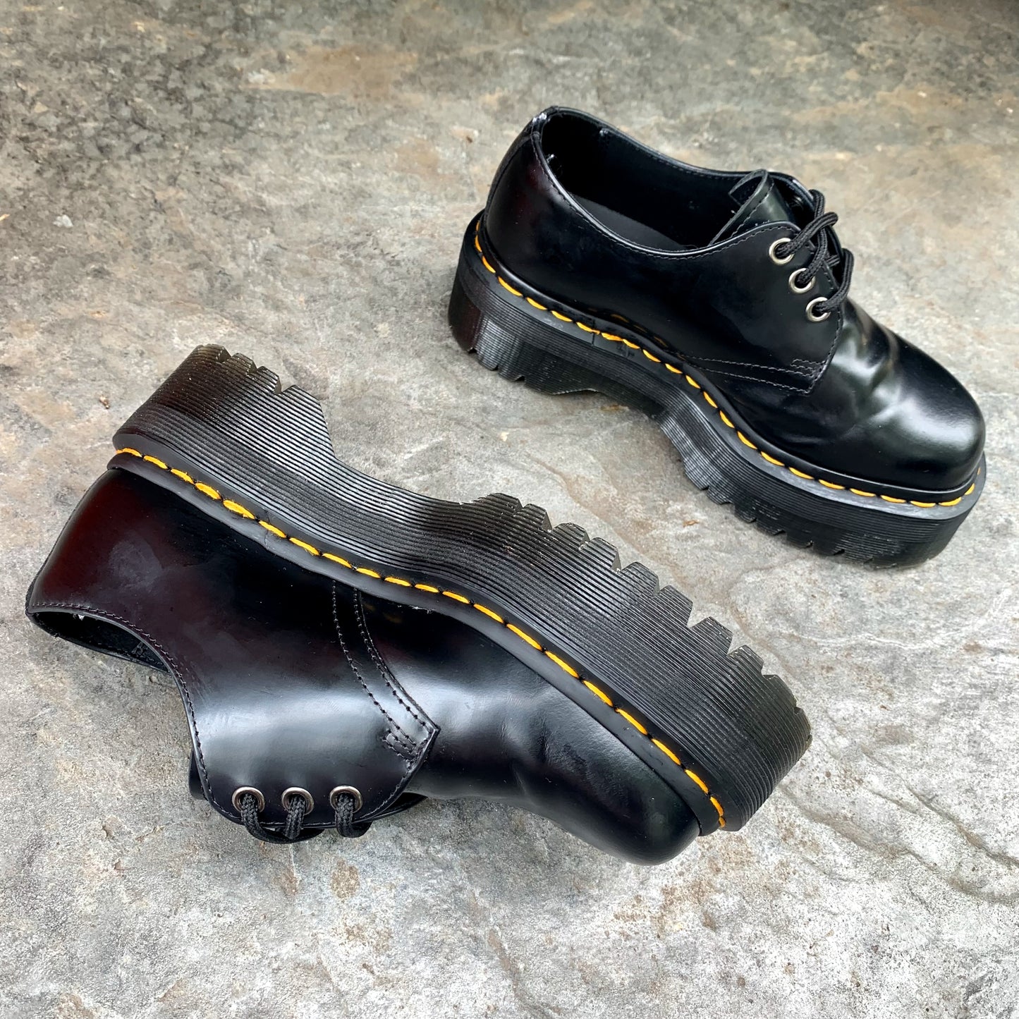 Black Oxford Quad