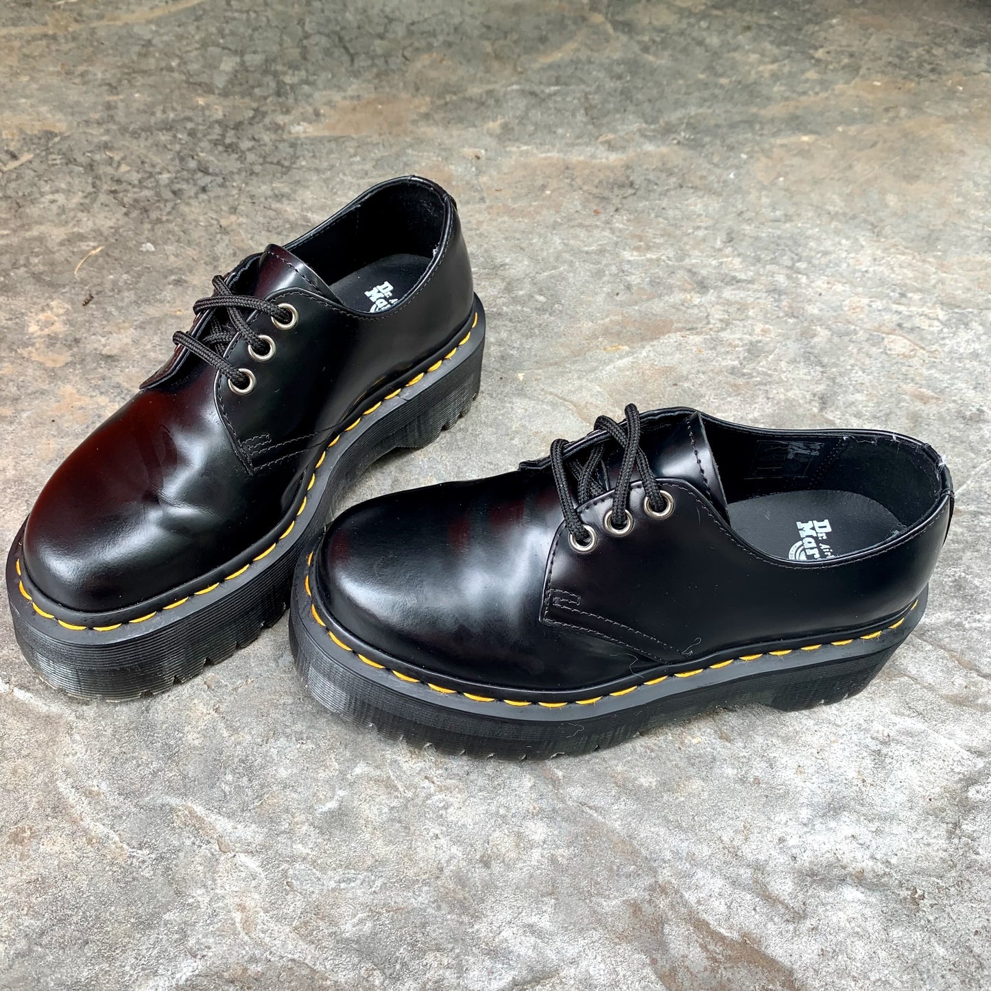 Black Oxford Quad
