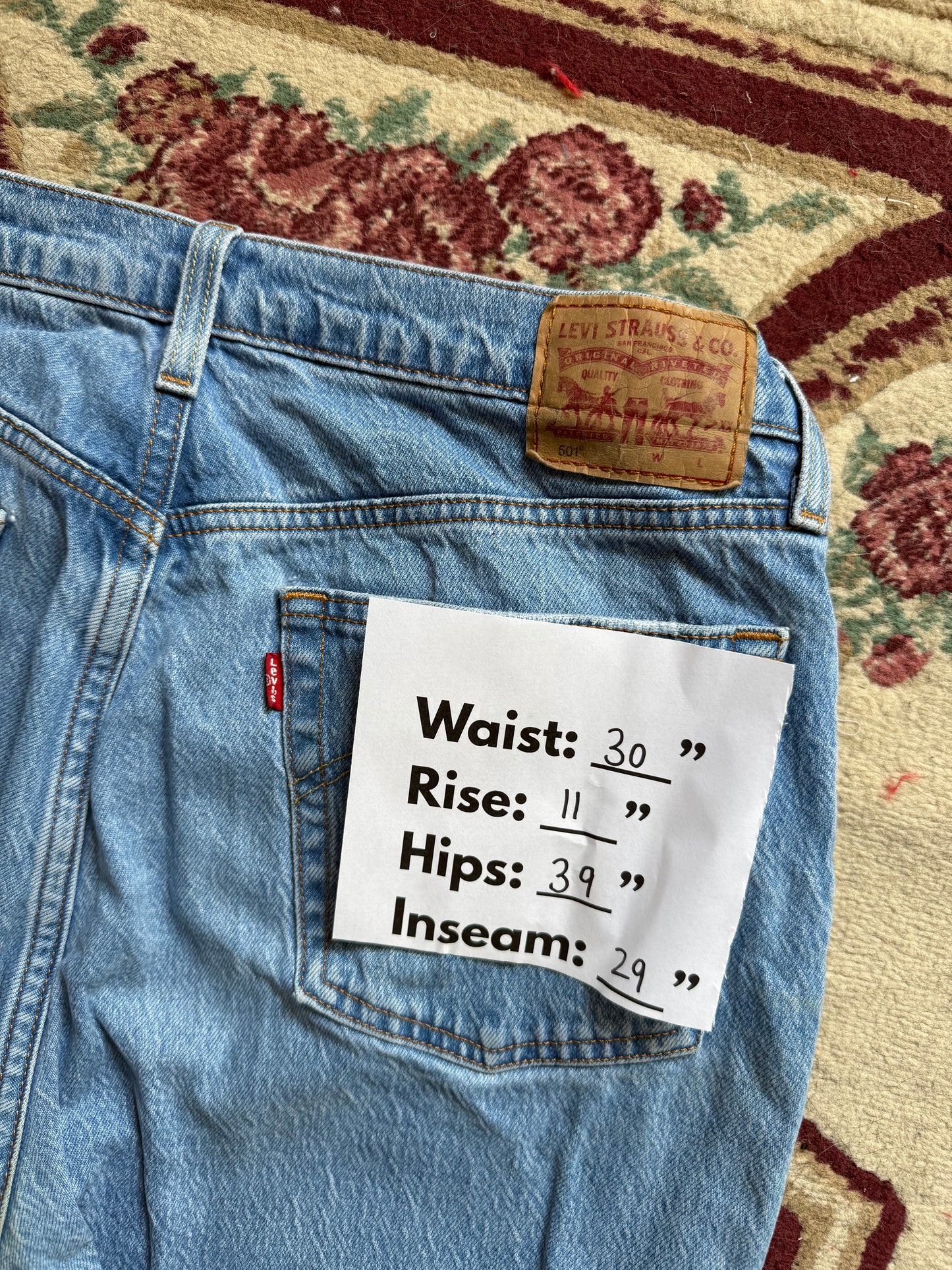 30” Levi’s 501