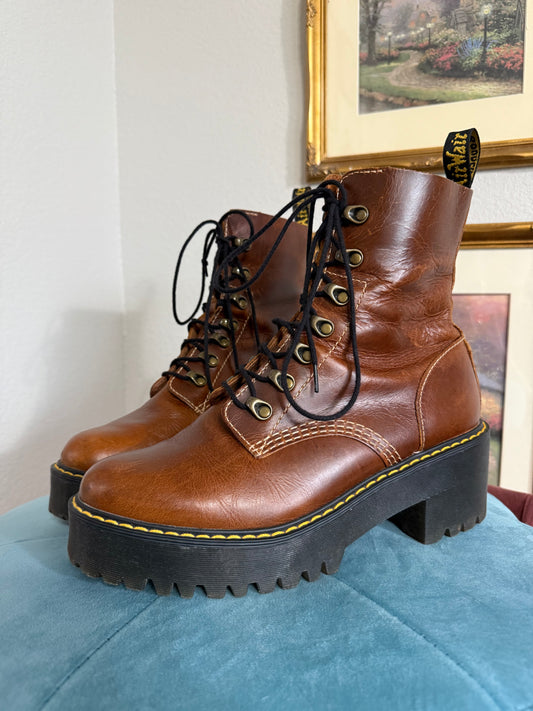 Dr. Martens Butterscotch Leona