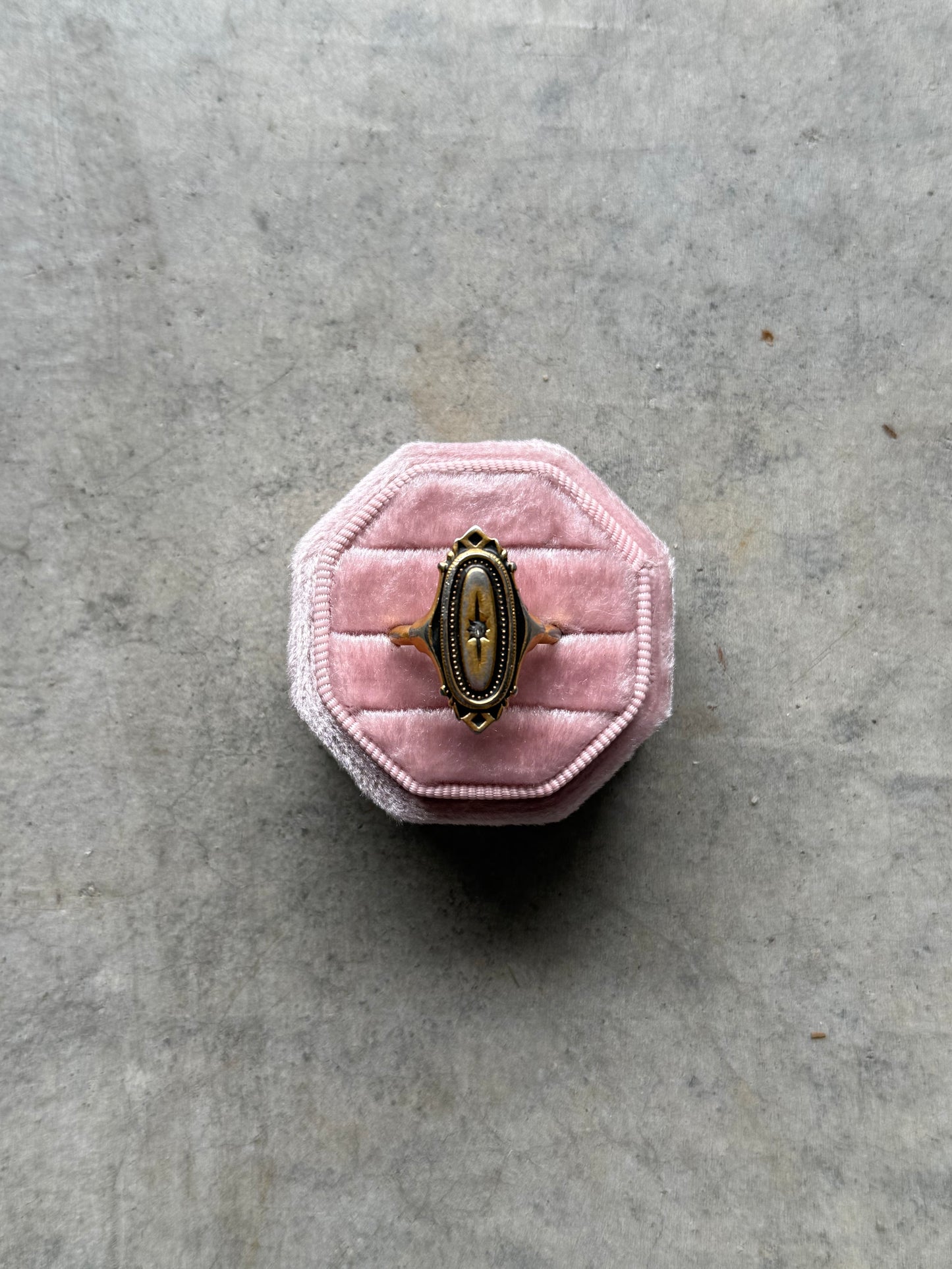 Avon Kensington Ring (6.5-8.5)