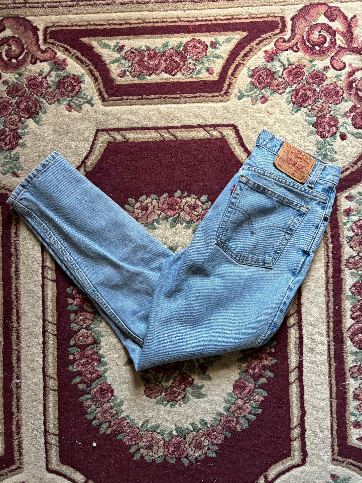 (29”) Distressed Levi’s 512