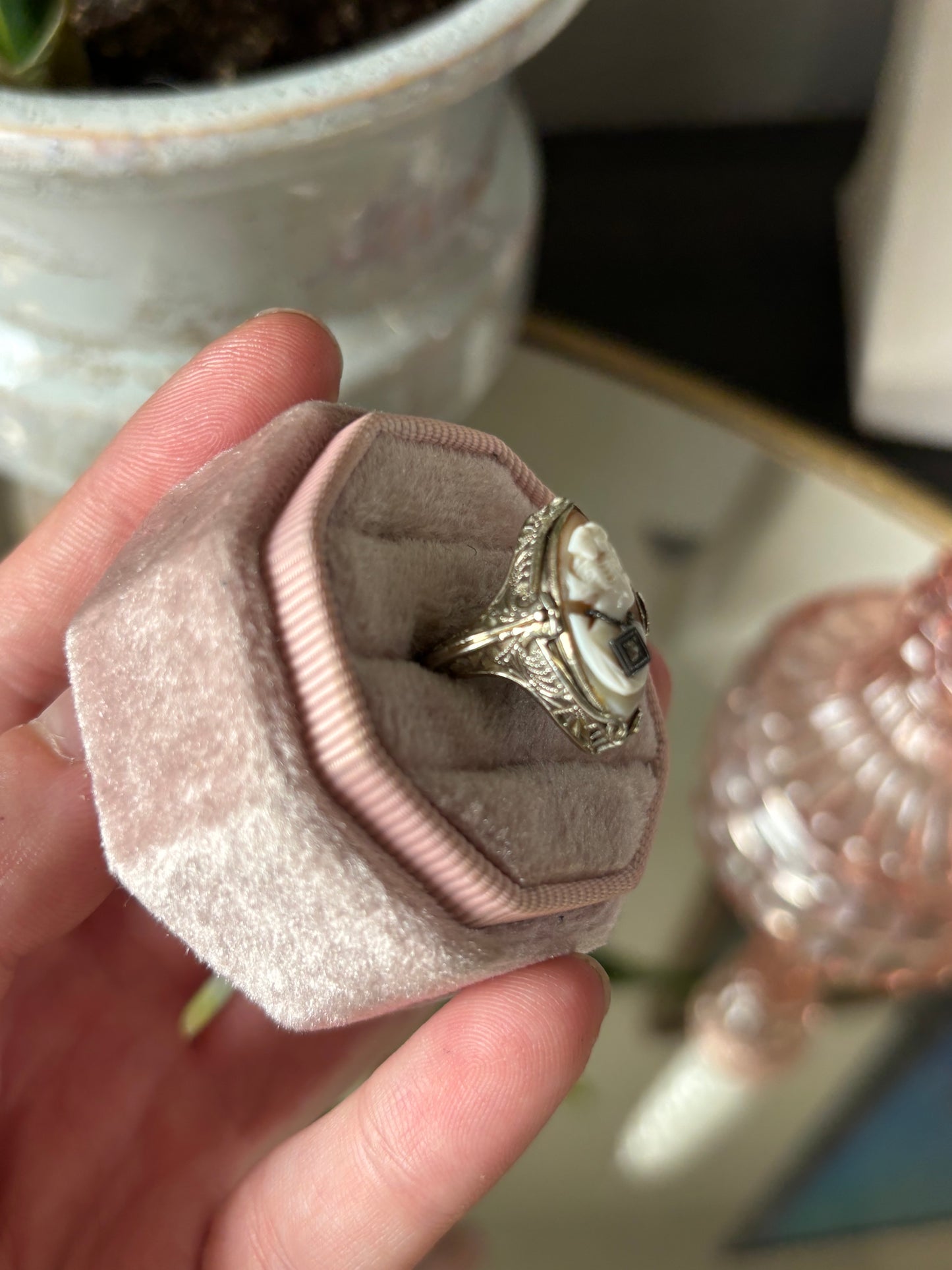 14k White Gold Antique Cameo Flip Ring