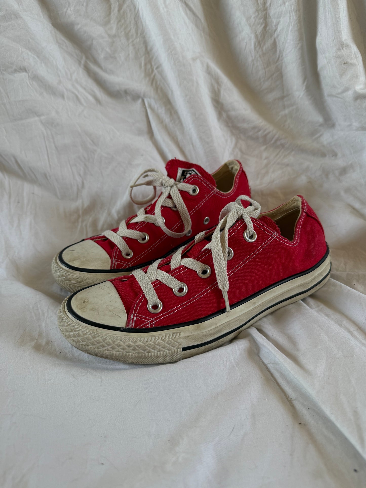 Red Low Converse