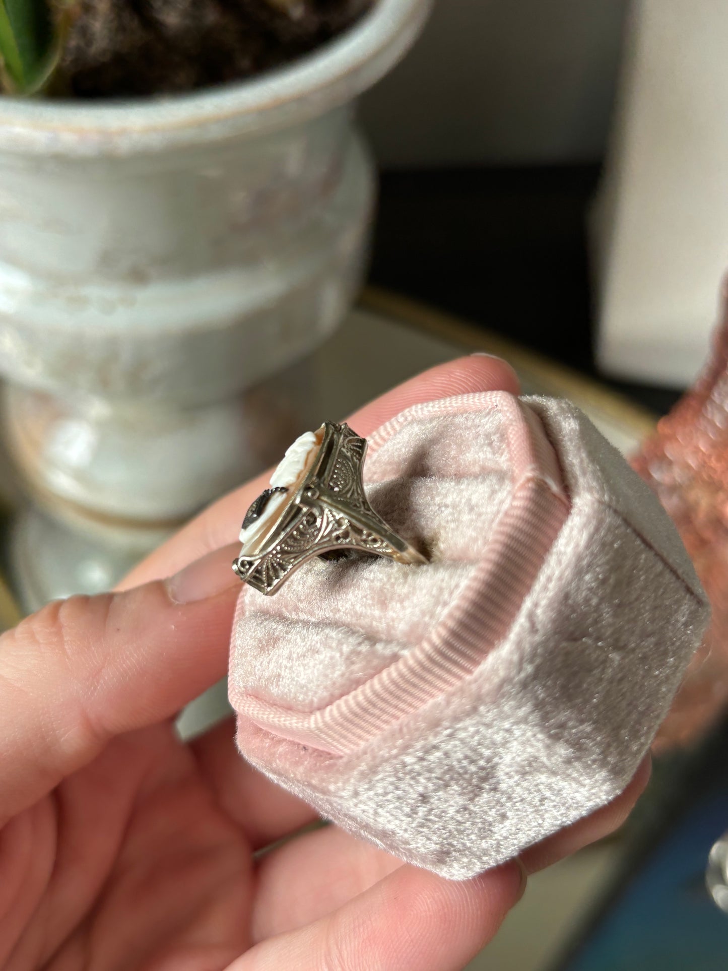 14k White Gold Antique Cameo Flip Ring