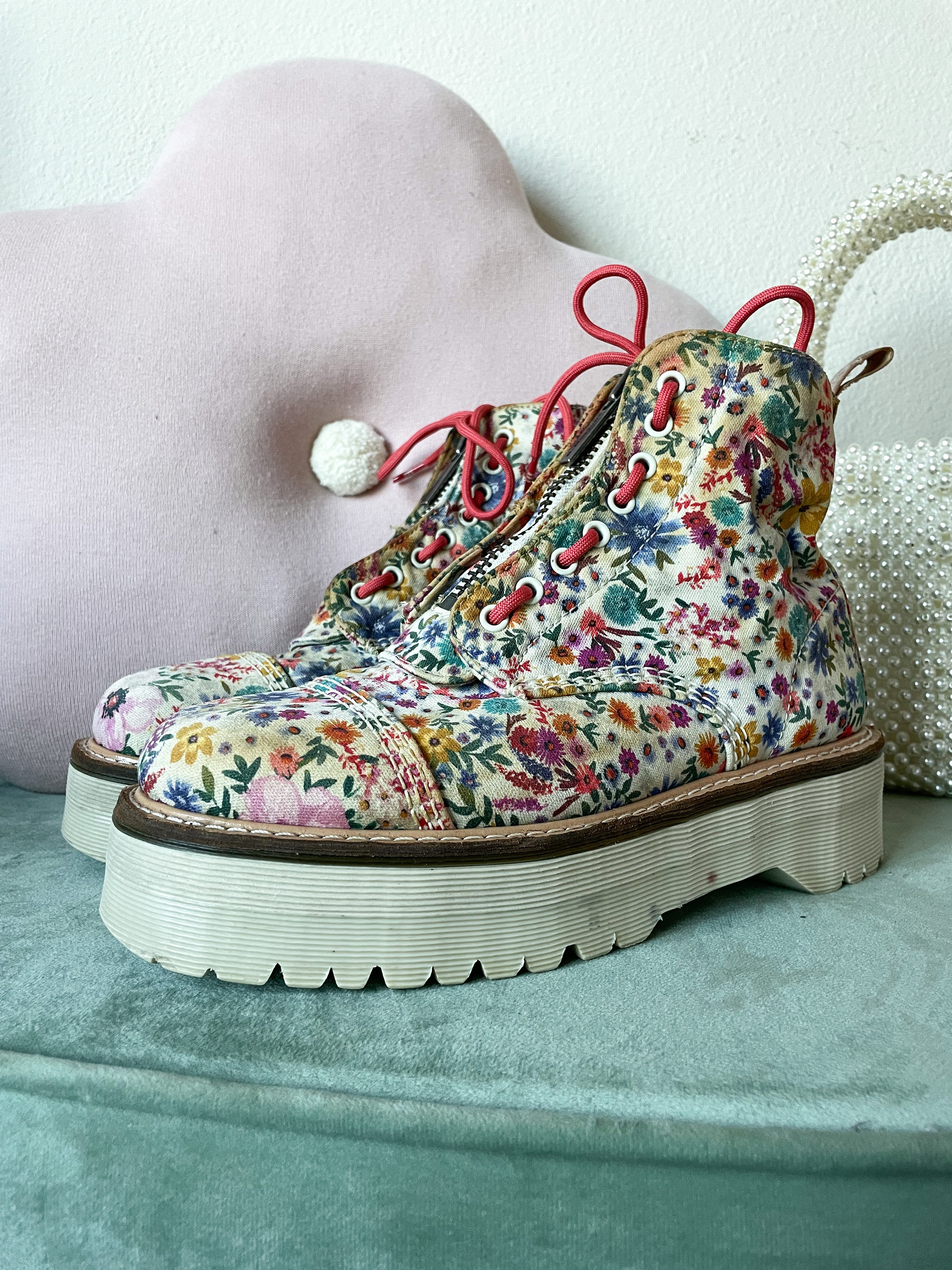 Dr martens outlet wanderlust sinclair