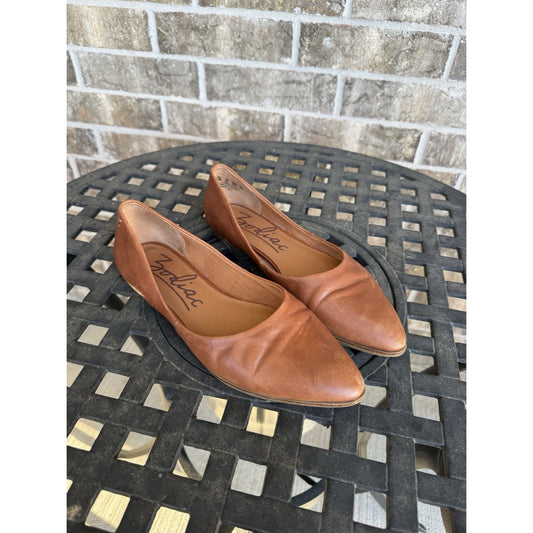 Zodiac Vintage Womens 9.5M Cognac Brown Leather Pointed Toe Flat Slip On Shoes