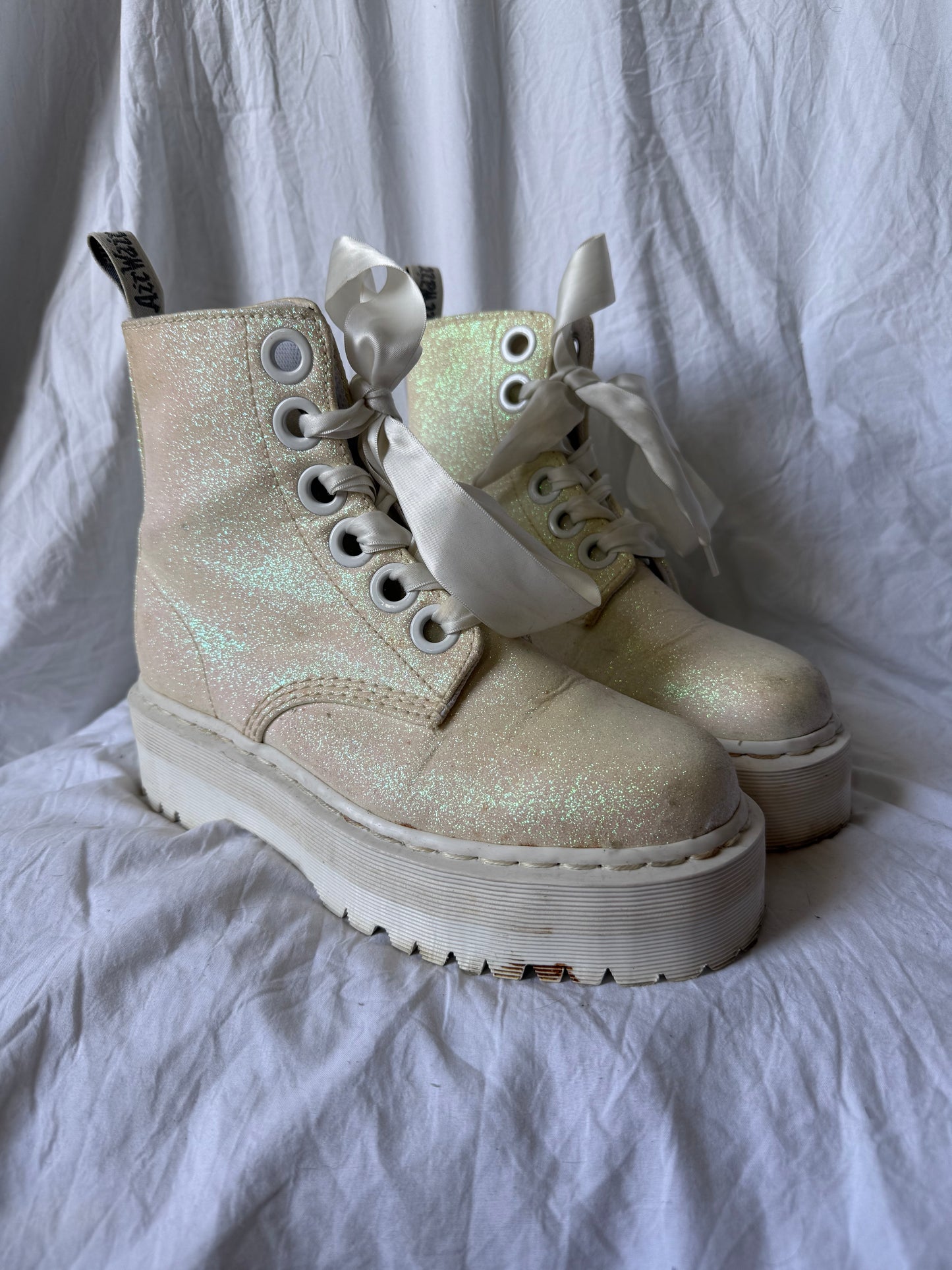White Glitter Molly