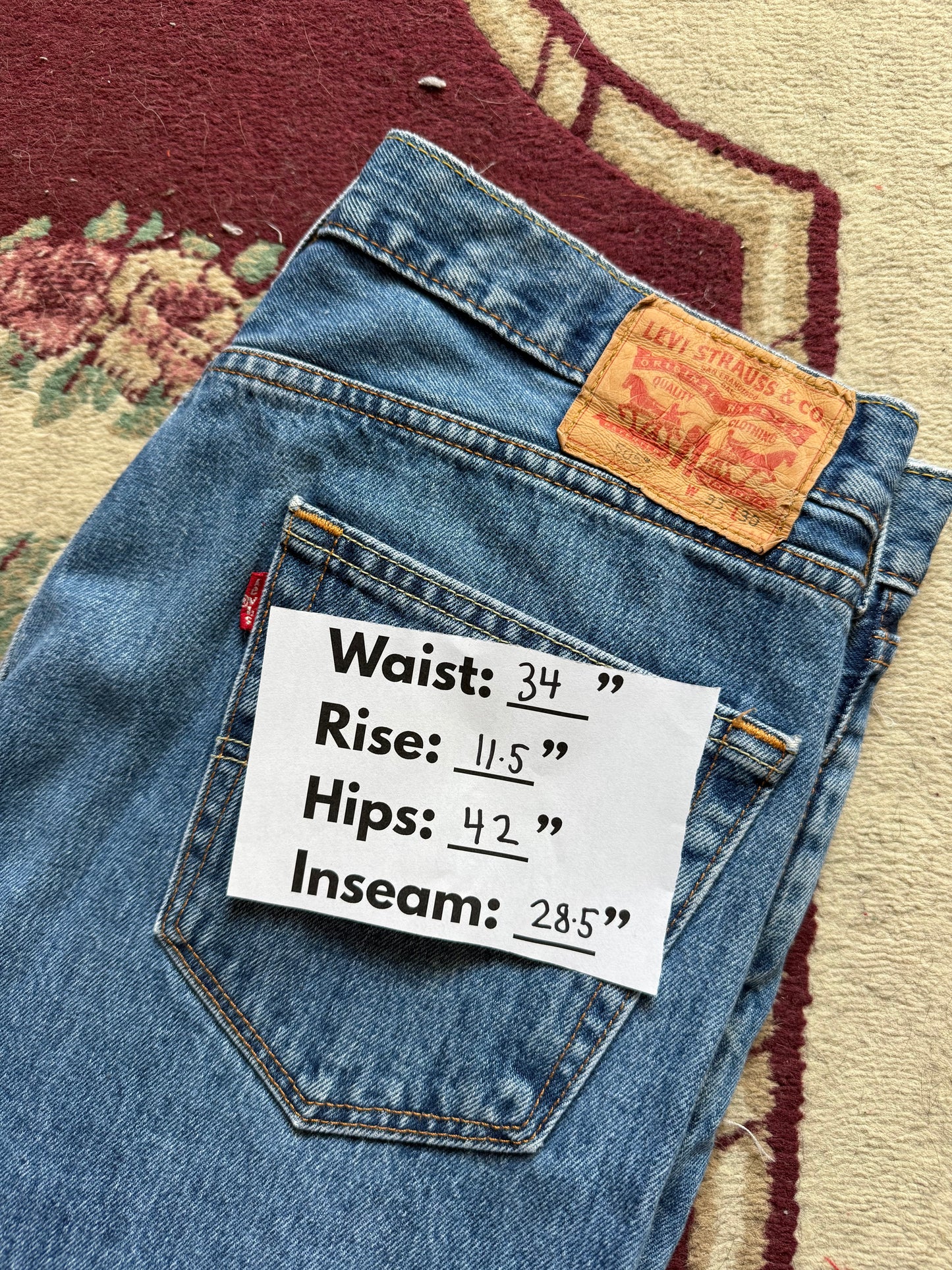 34” Levi’s 505