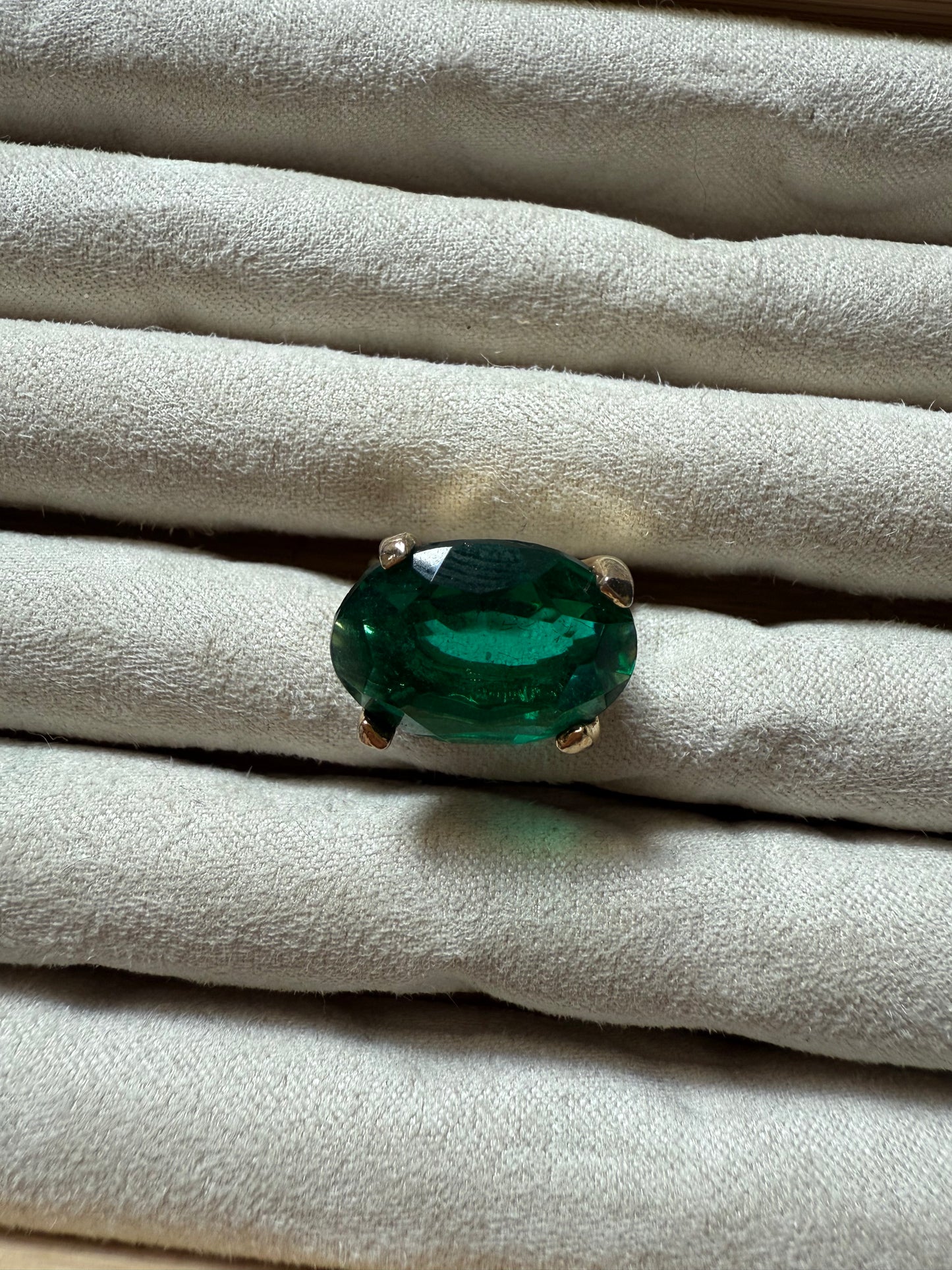 Adjustable Green Stone (5.5-9)