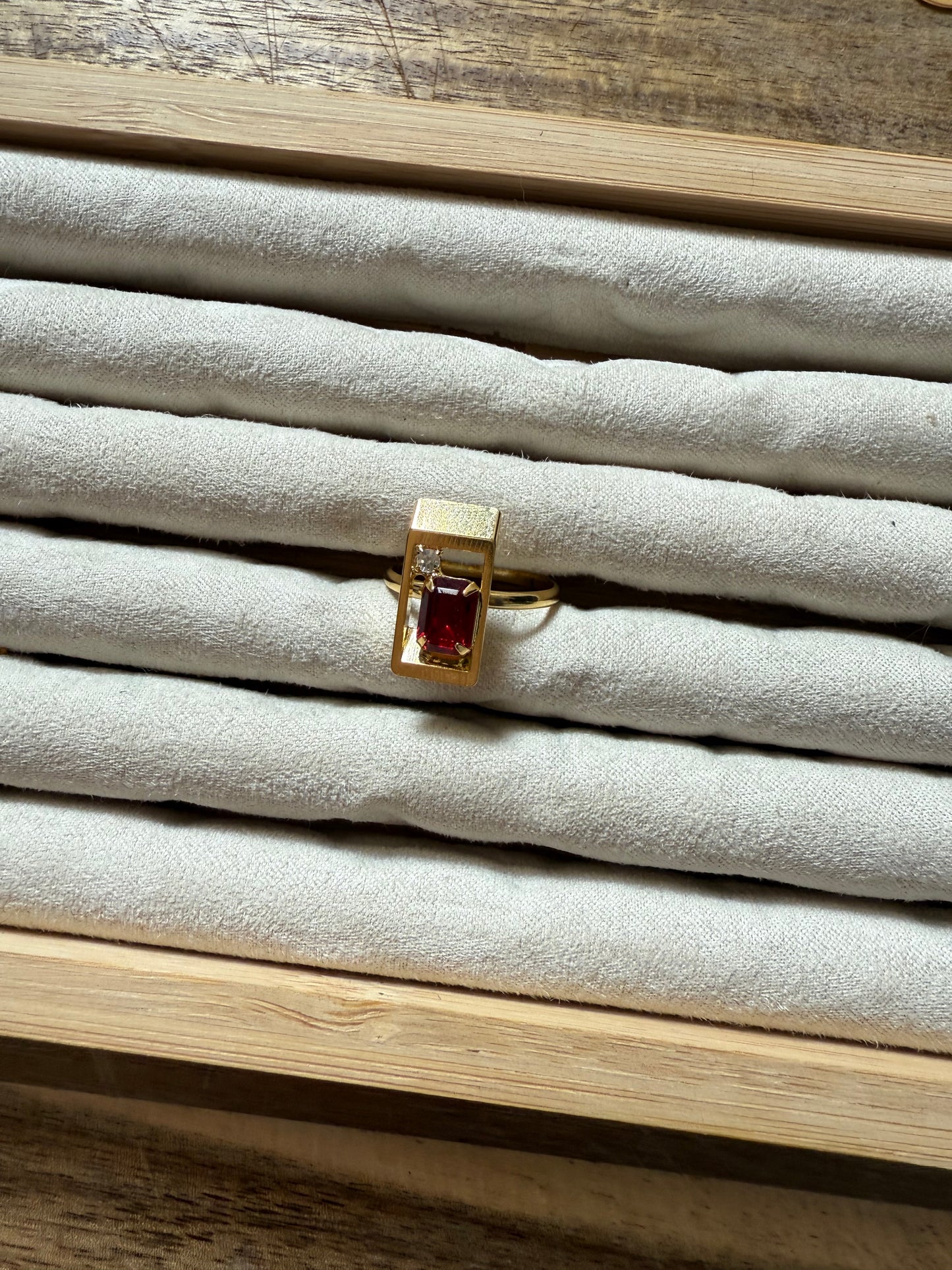 Adjustable Red (7-9)