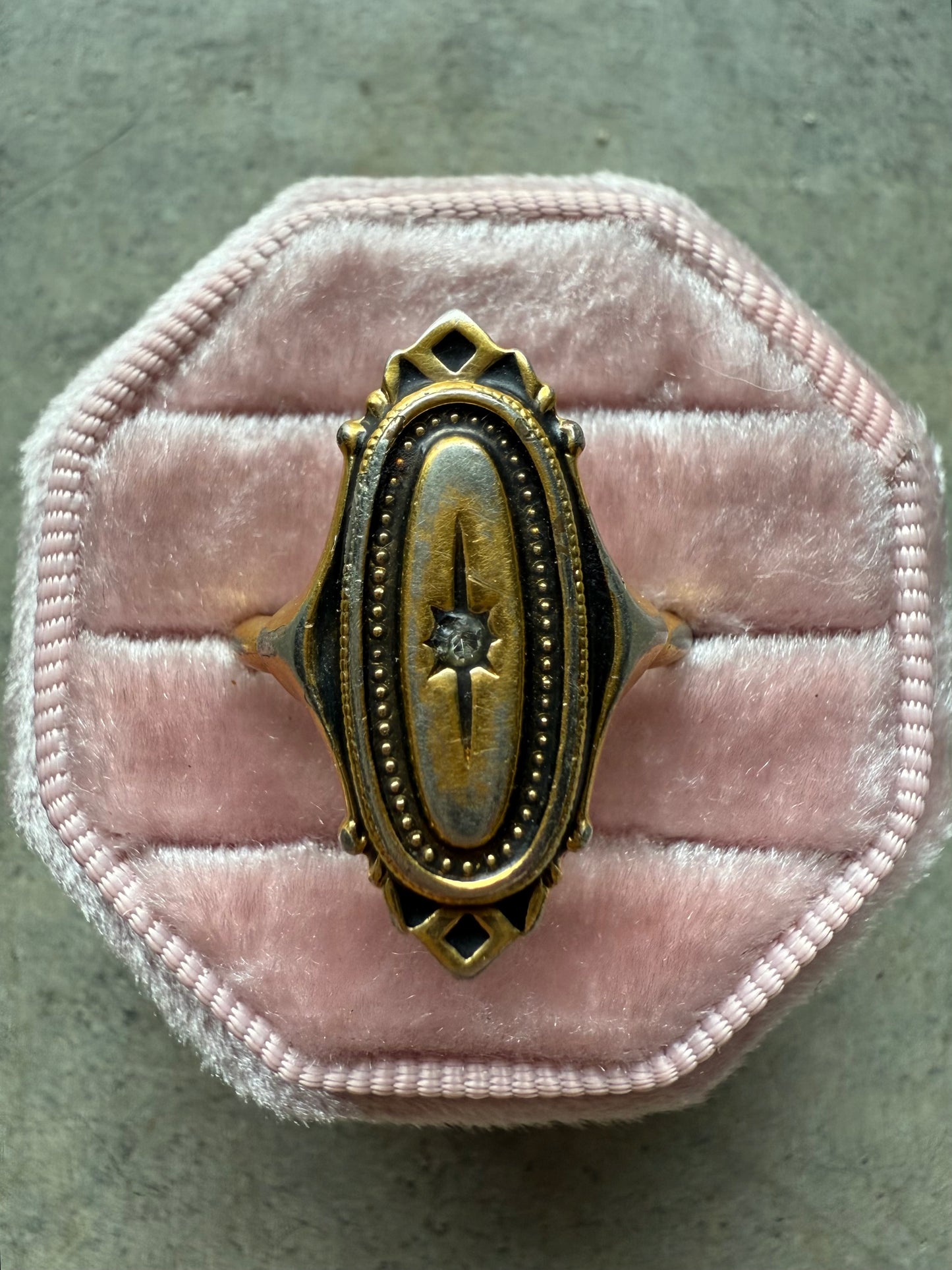 Avon Kensington Ring (6.5-8.5)