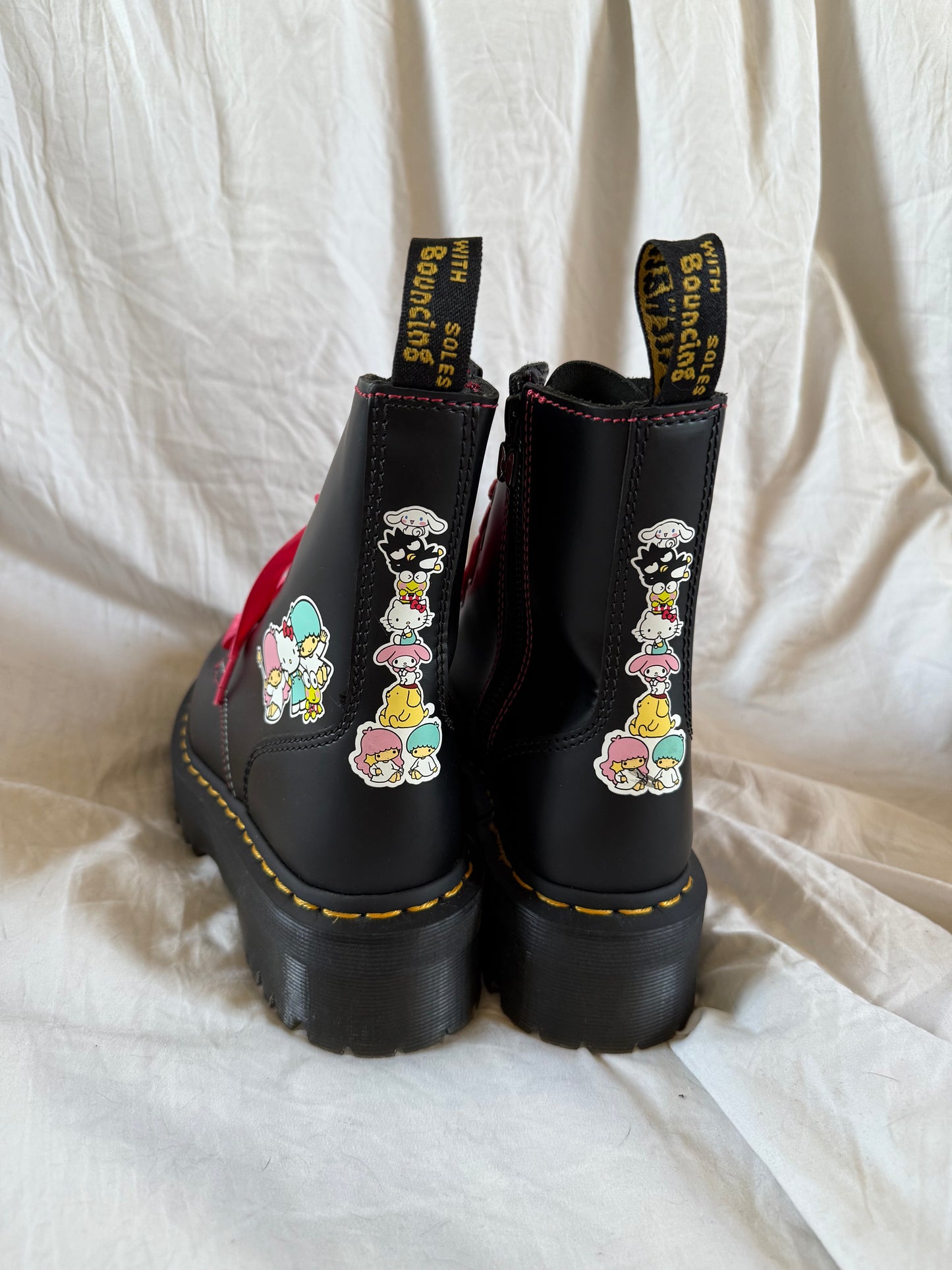Hello Kitty Jadon