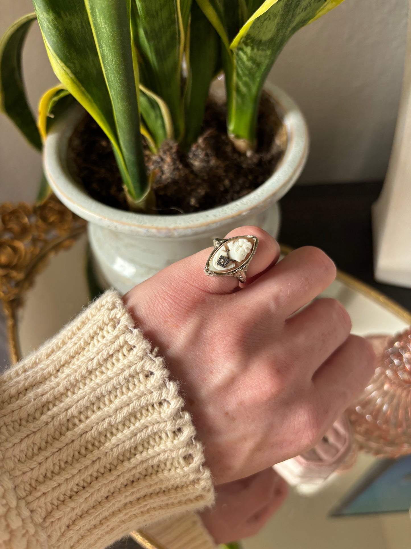 14k White Gold Antique Cameo Flip Ring