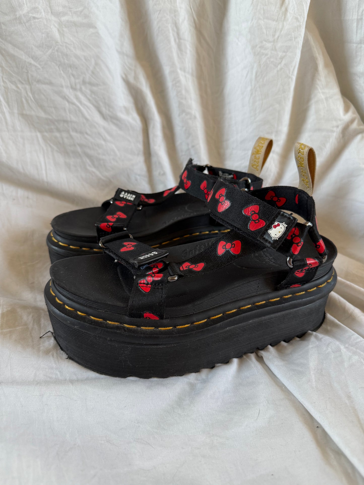 Hello Kitty Sandals