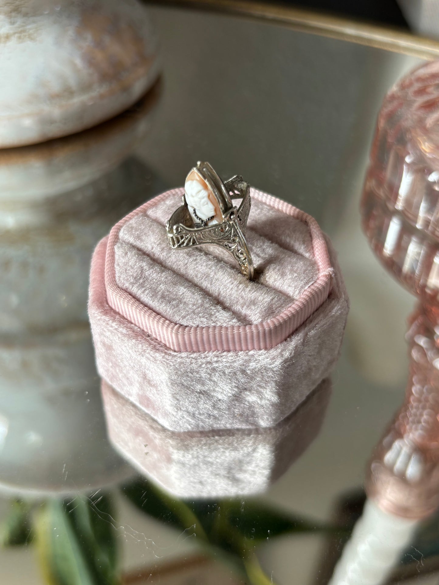 14k White Gold Antique Cameo Flip Ring