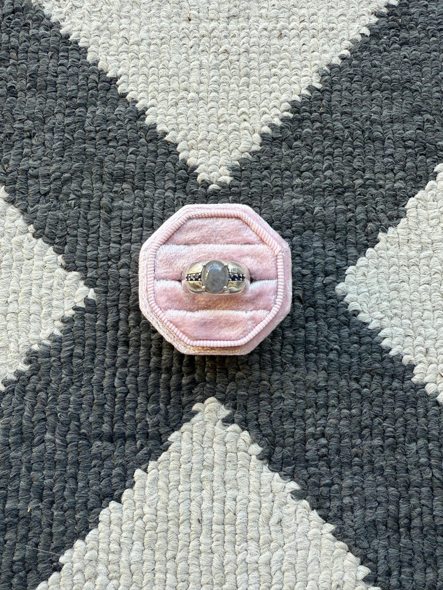 Sterling Gray Stone Band With Sapphires (7)