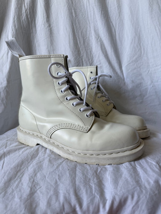 White Monochrome 1460