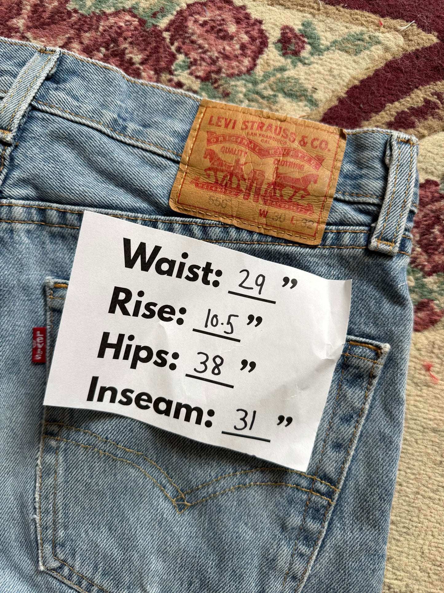 29” Levi’s 550