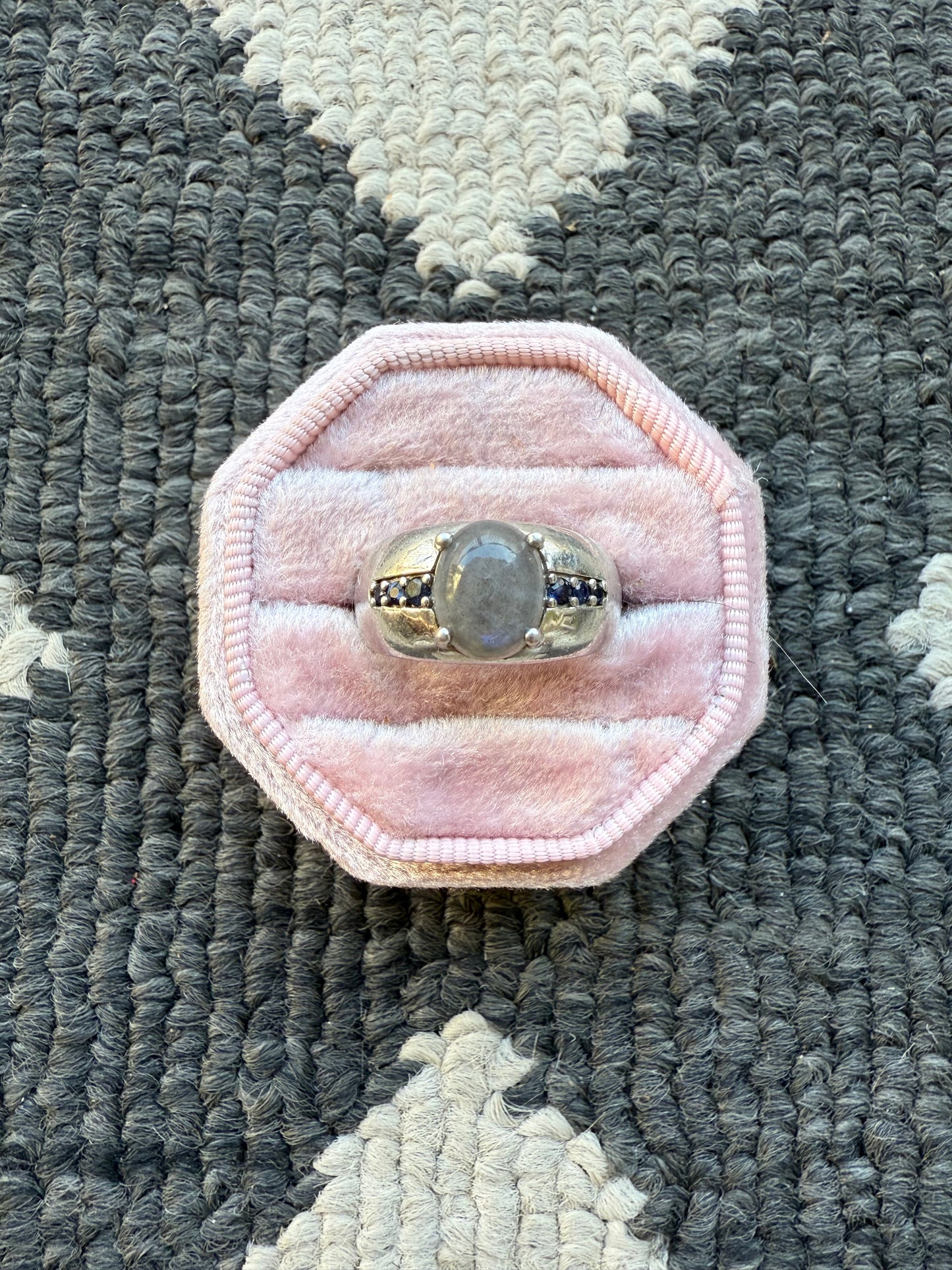 Sterling Gray Stone Band With Sapphires (7)