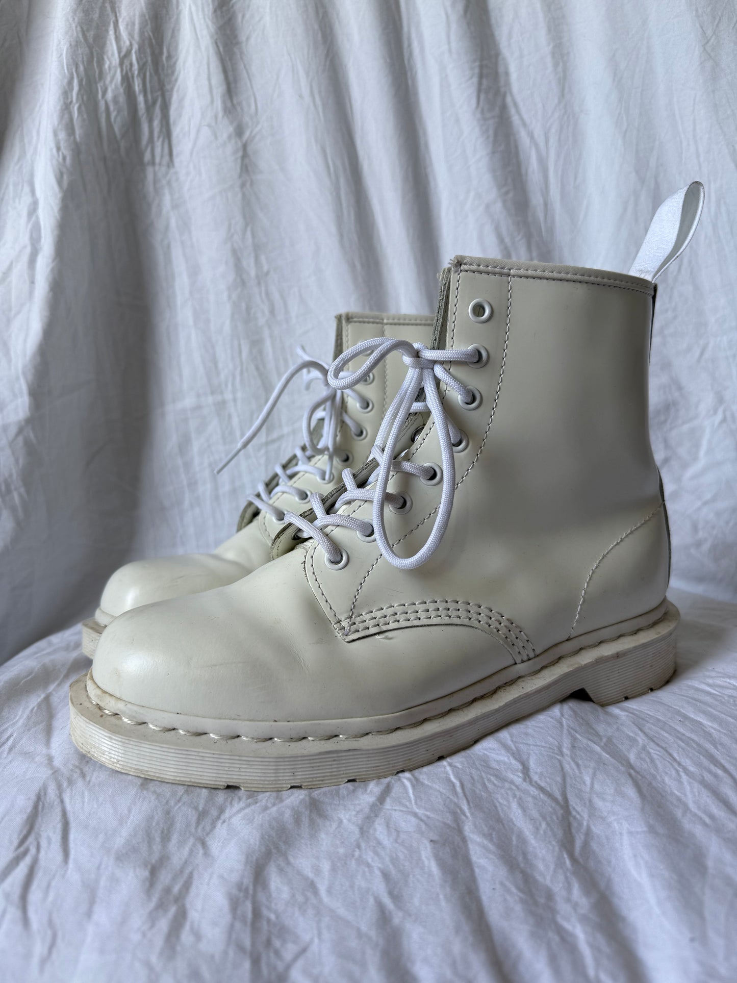 White Monochrome 1460