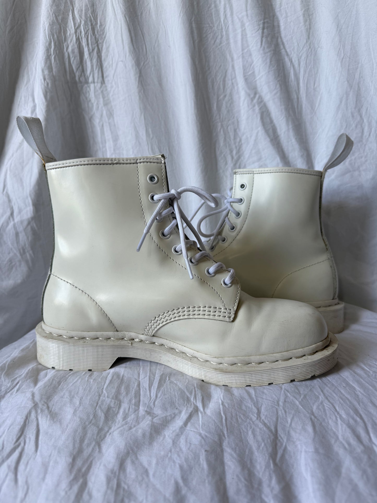 White Monochrome 1460