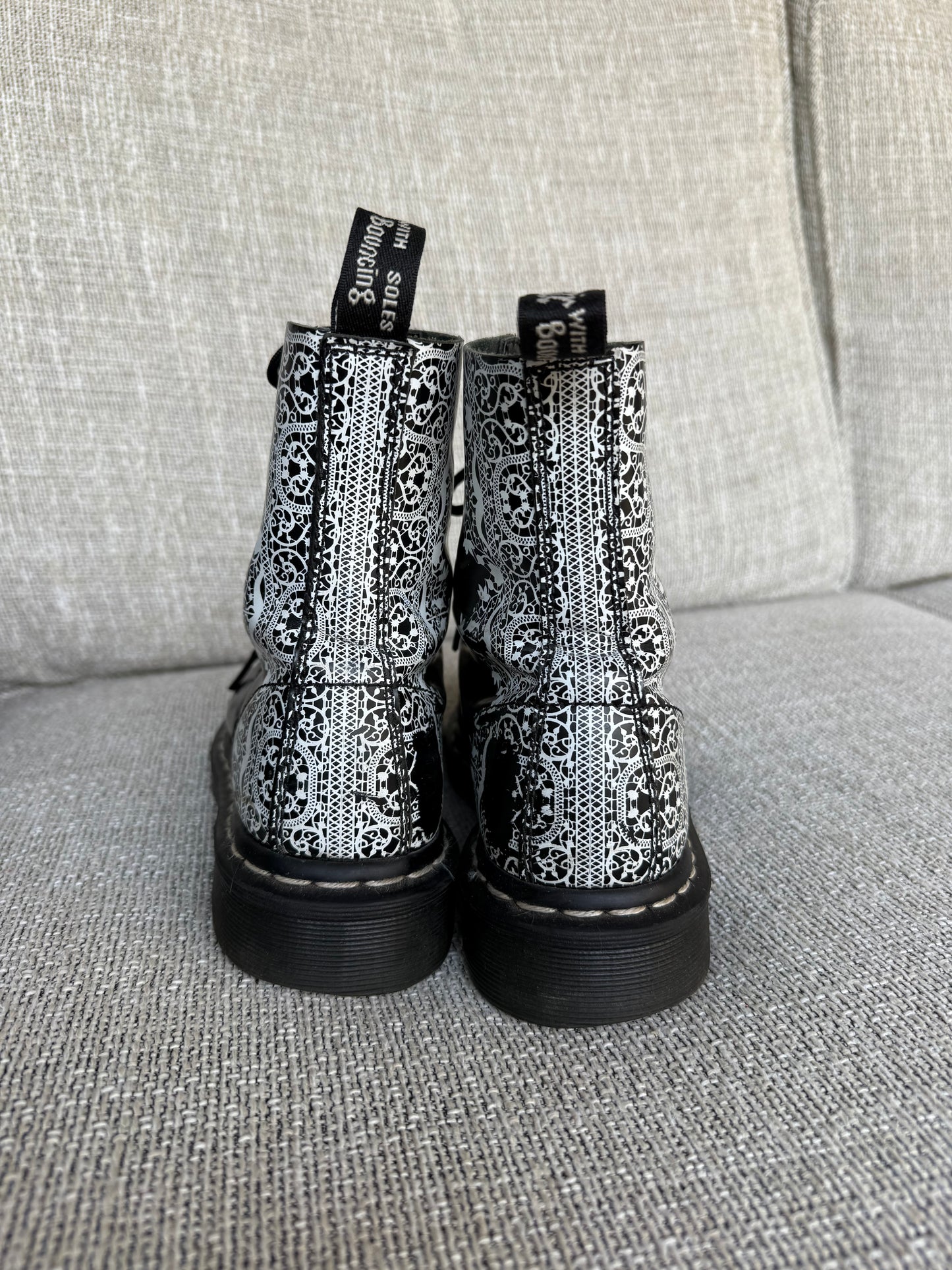 Lace Pascal