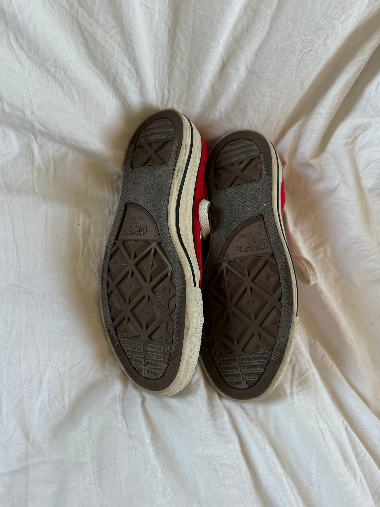 Red Low Converse