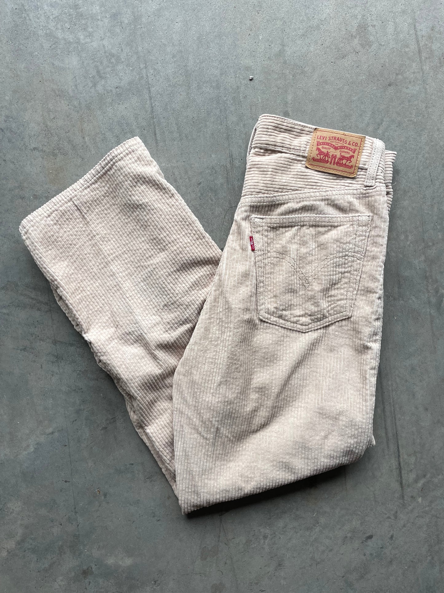 (28") Levi's Corduroys