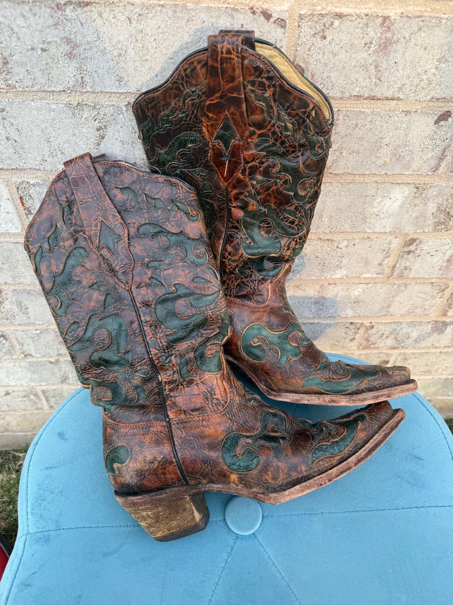 Corral Teal Underlay