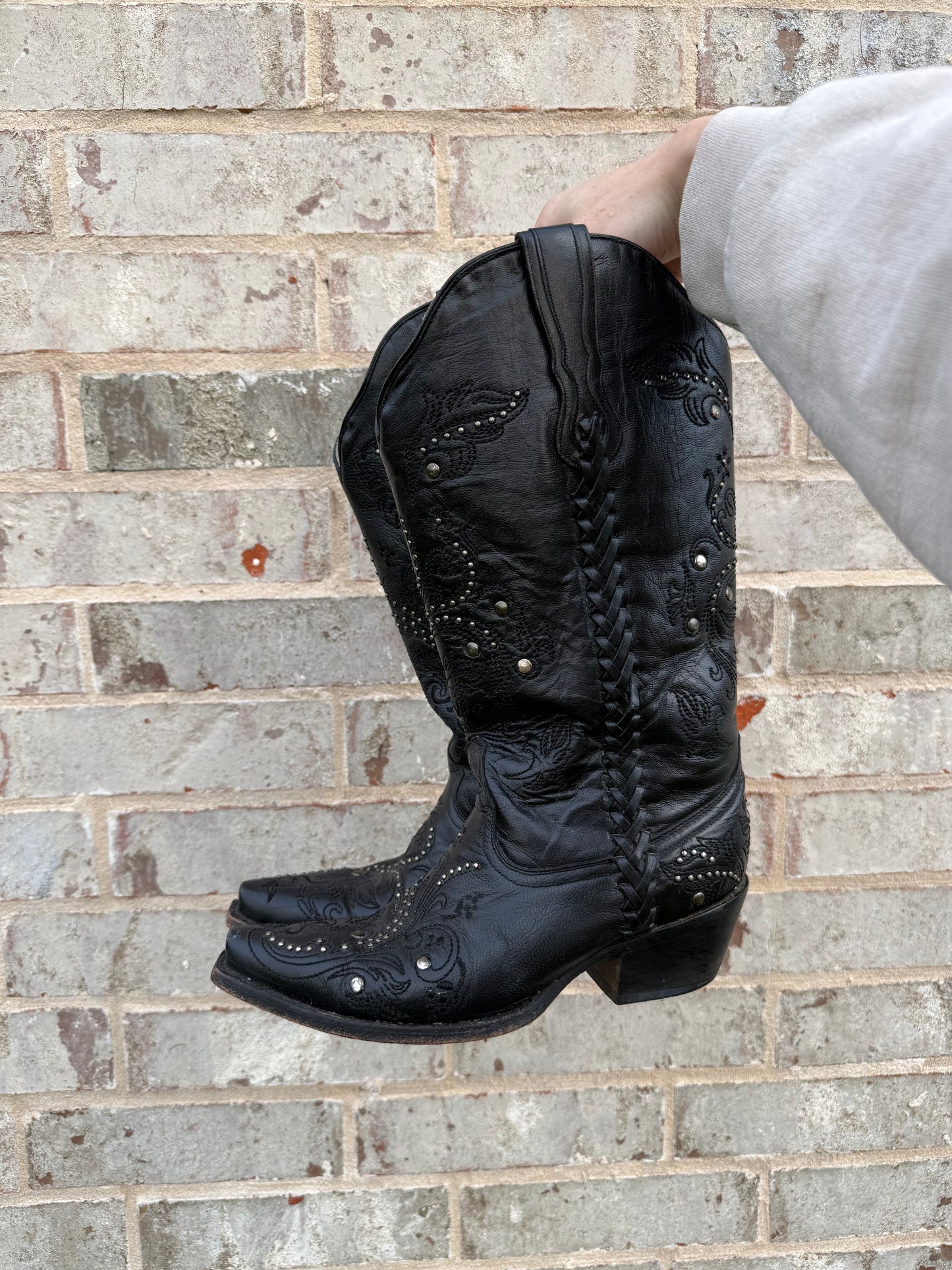 Black Embroidered Corral