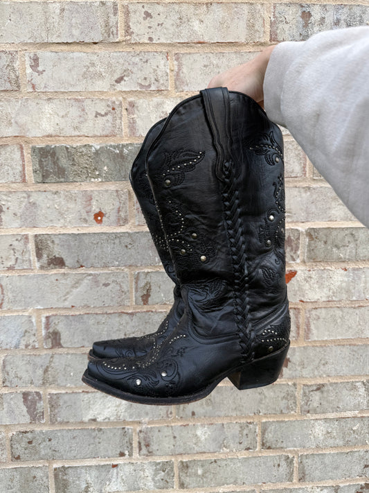 Black Embroidered Corral