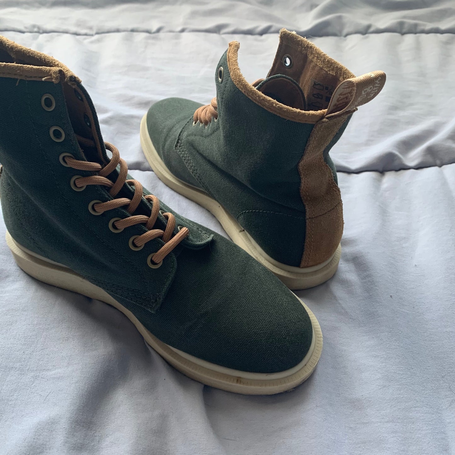 Green/brown boots