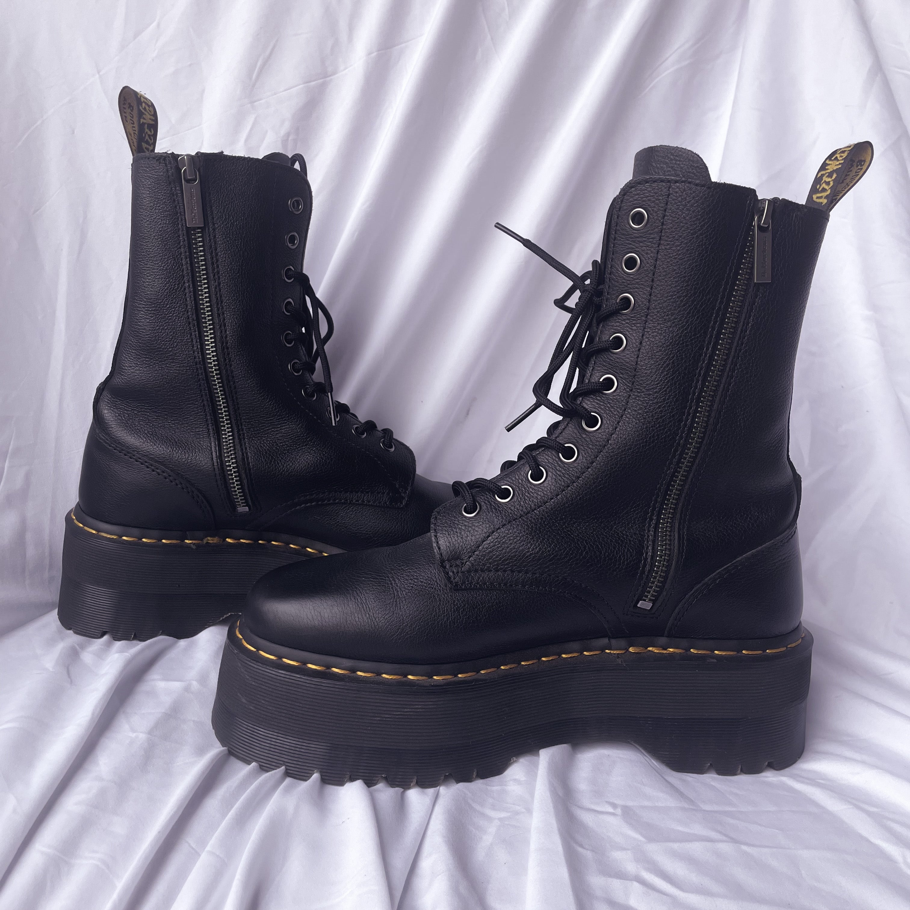 Doc martens jadon hi max hot sale